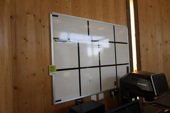 1 x Whiteboard Maße: 120 x 90 cm